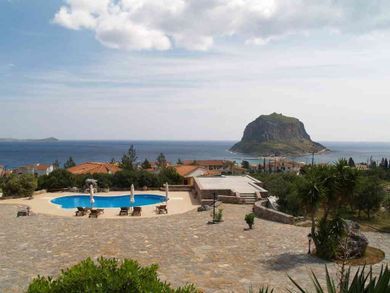 Aparthotel Village 2*